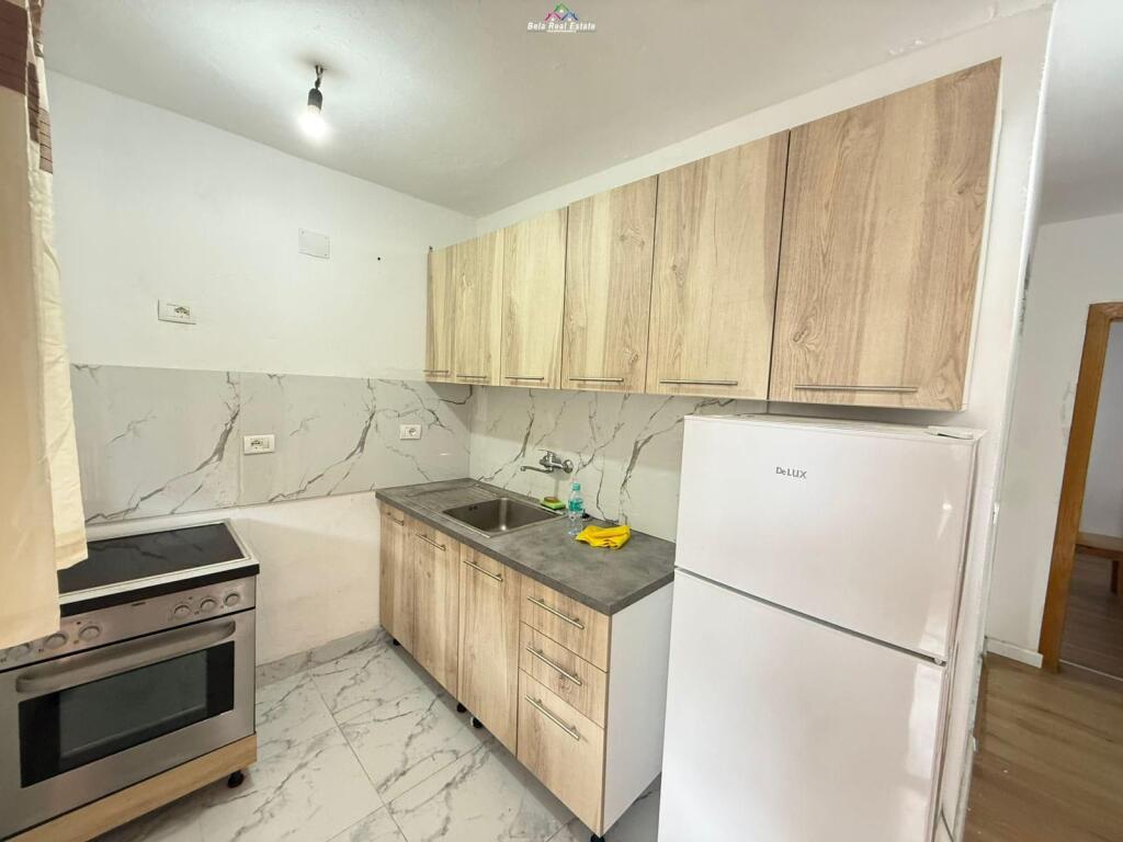 Vile me Qera 2+1 Tek Varri I Bamit (ID BV22524) Tirane