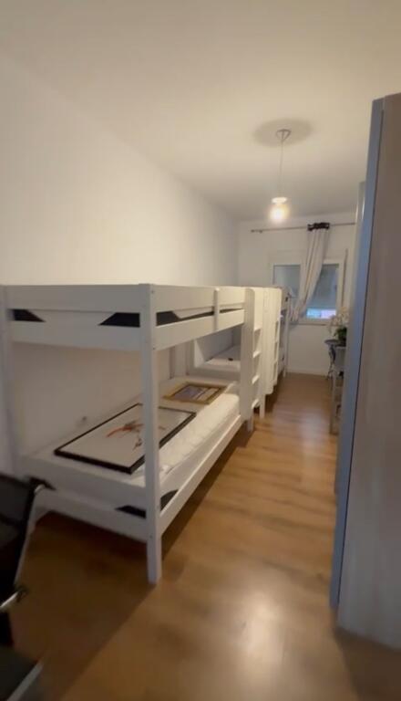 Jepet me Qera Super Apartament 2+1+2 – Komuna e Parisit