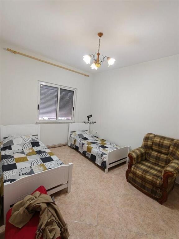 APARTAMENT DUPLEX ME QERA 2+2 RRUGA E DIBRES 60.000 LEKE