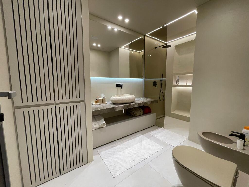 Apartament me pamje nga deti për qira afatgjatë Vlorë