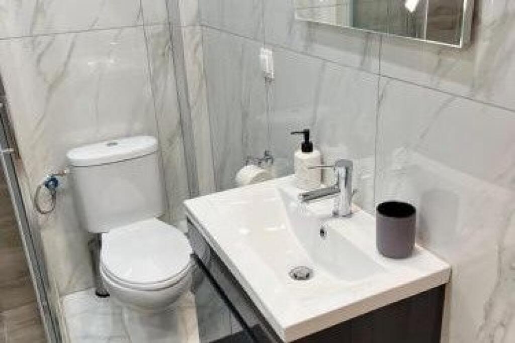 Apartament Me Qera 1+1 tek Ish Ekspozita (ID B2101358) Tirane