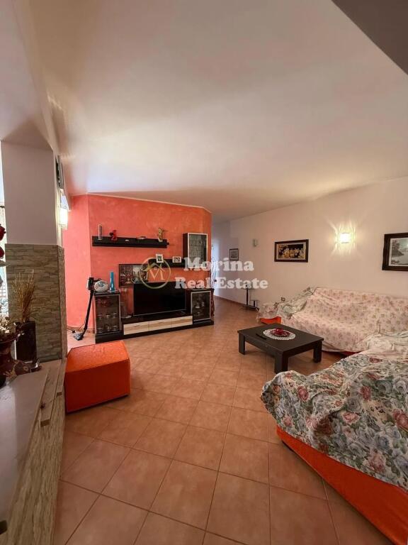 Shitet, Apartamenti 3+1+2+2bllk, Vlore, 250.000Euro ( i diskutueshem)