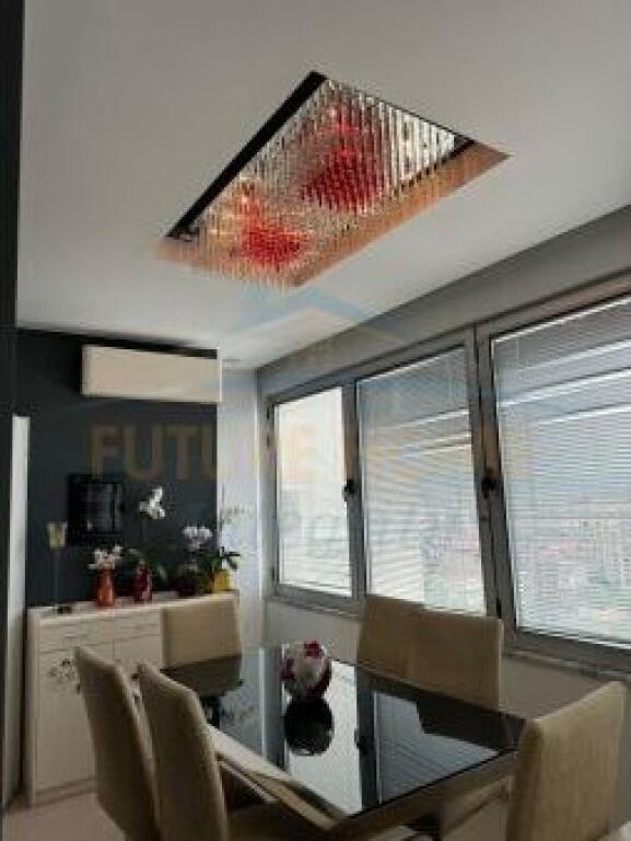 In vendita, appartamento 2+1+2, Viale Zogu I, Tirana.