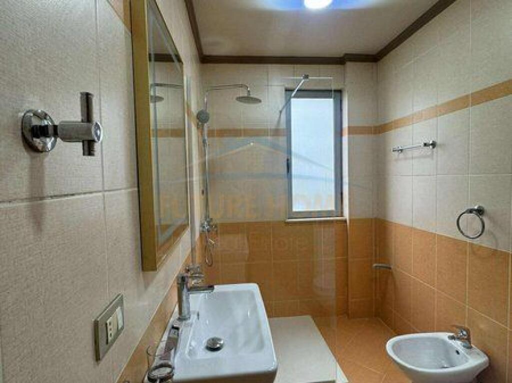Qera , Apartament 2+1+2 Unaza e Re , Tirane