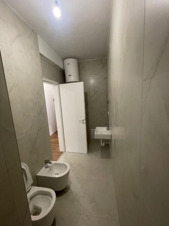 Shitet apartament 1+1 tek OXA ne  Fresk