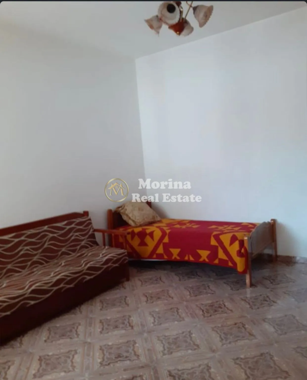 Qera,Hyrje private 2+1, Medrese, 350 euro/muaj