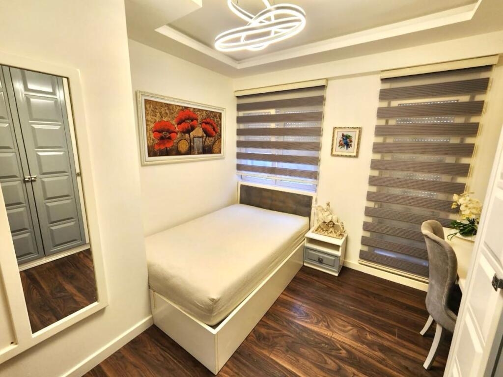 Me Qera: 3+1+Garazh me 1 Post Parkimi ( 21 Dhjetor - Kontakt ) Investuar &amp; Arreduar me Arkitekt: PARKET &amp; Kondicioner