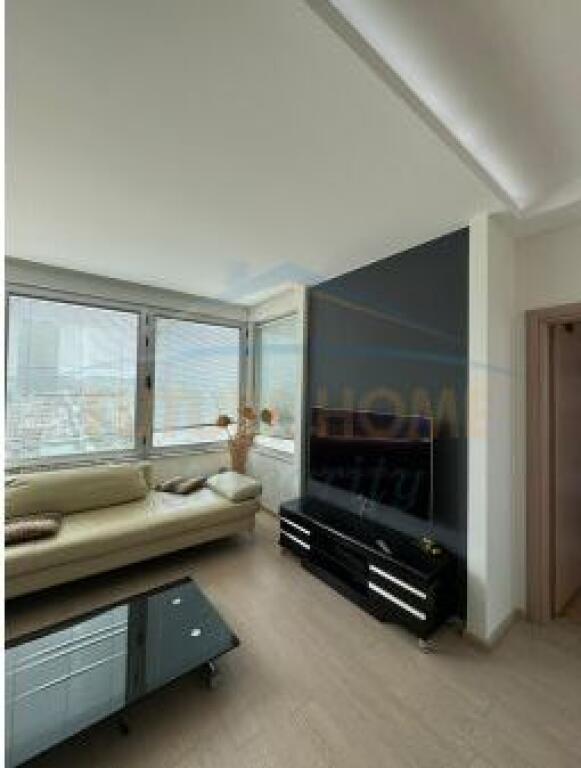 Shitet, Apartament 2+1+2, Bulevardi Zogu I, Tiranë.