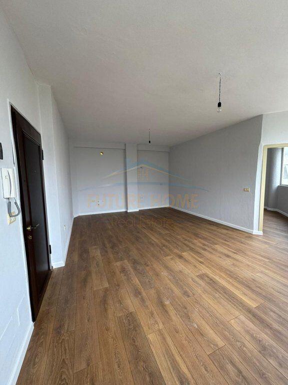 Shitet, Apartament 1+1, Fresku , Tirane