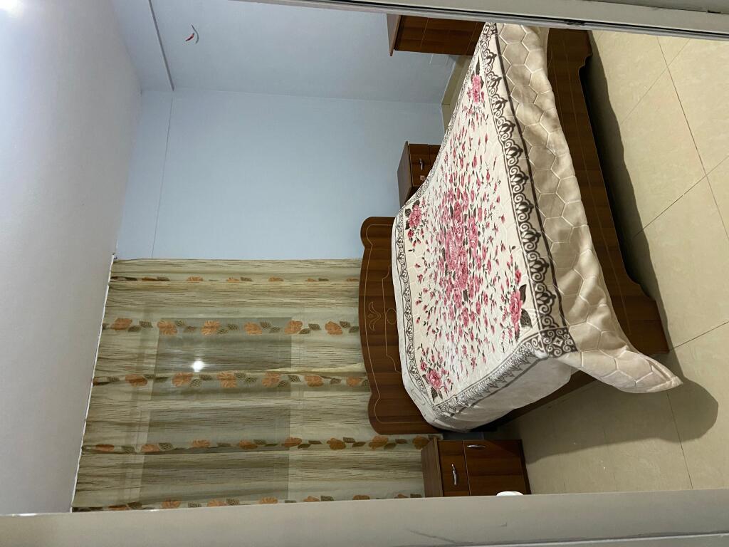 Shtepi ekonomike me qera!