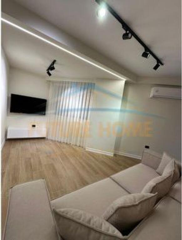Shitet, Apartament 1+1, Rruga e Durresit,Tirane.