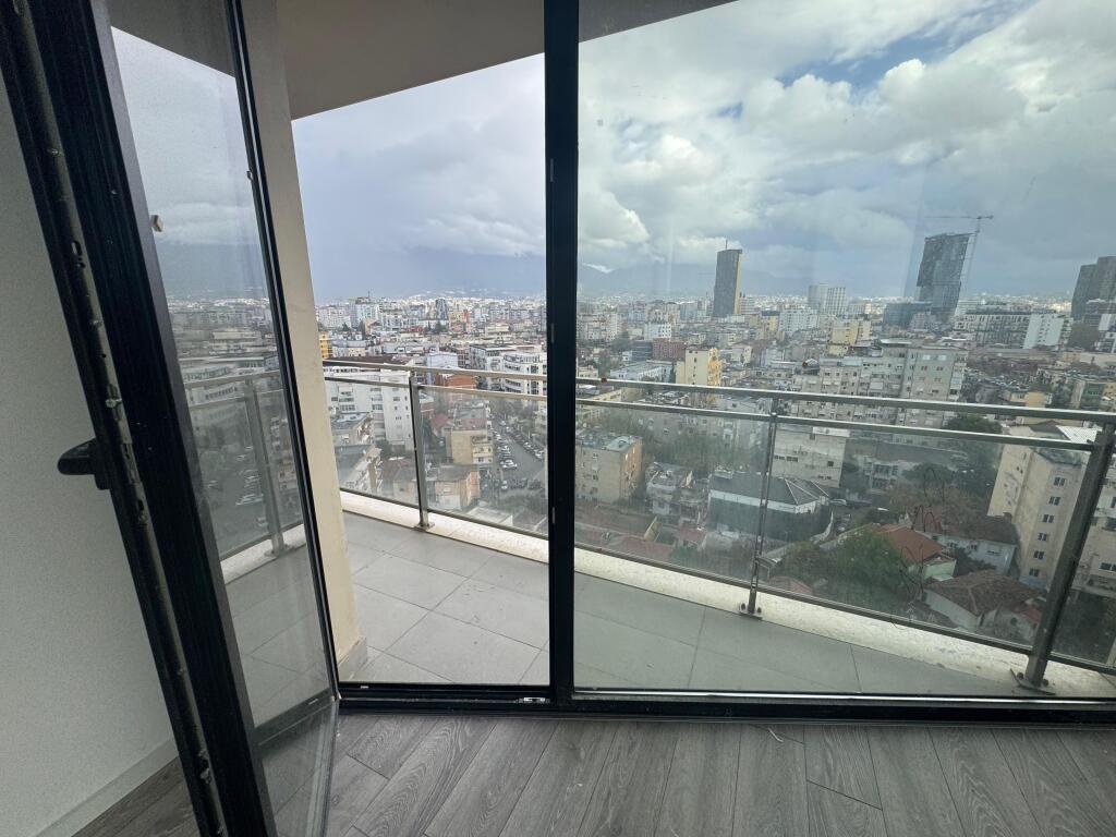 Jepet zyre me qera Mine Peza