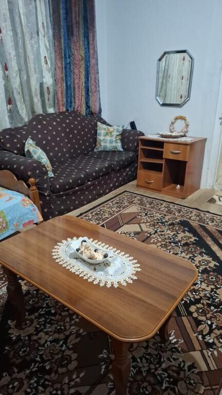 Garsoniere me qera tek Pazari i Ri. Vetem per vajza