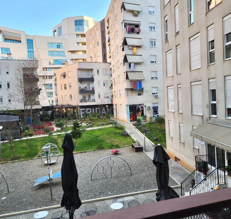 Me Qera: 3+1+Garazh me 1 Post Parkimi ( 21 Dhjetor - Kontakt ) Investuar &amp; Arreduar me Arkitekt: PARKET &amp; Kondicioner