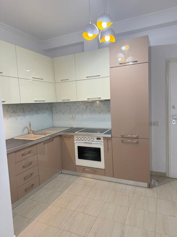 Zyre me qera ne Qender te Tiranes