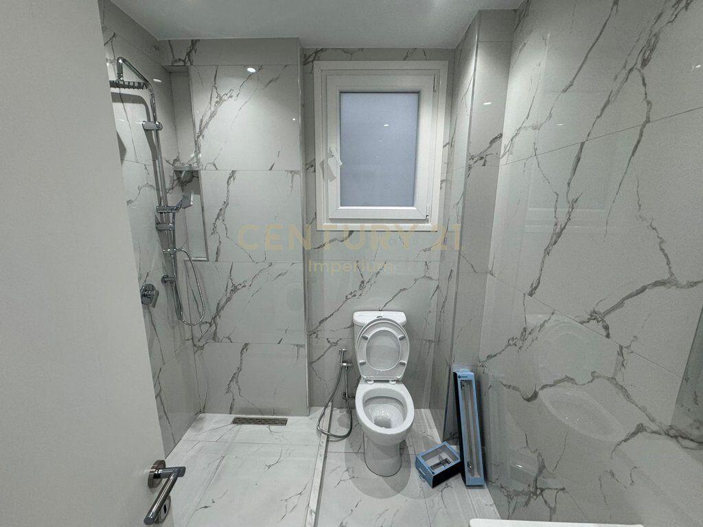 Jepet me qira Apartament 2+1 me Verandë &amp; Post Parkimi – Kodra e Priftit 450 € /Muaj