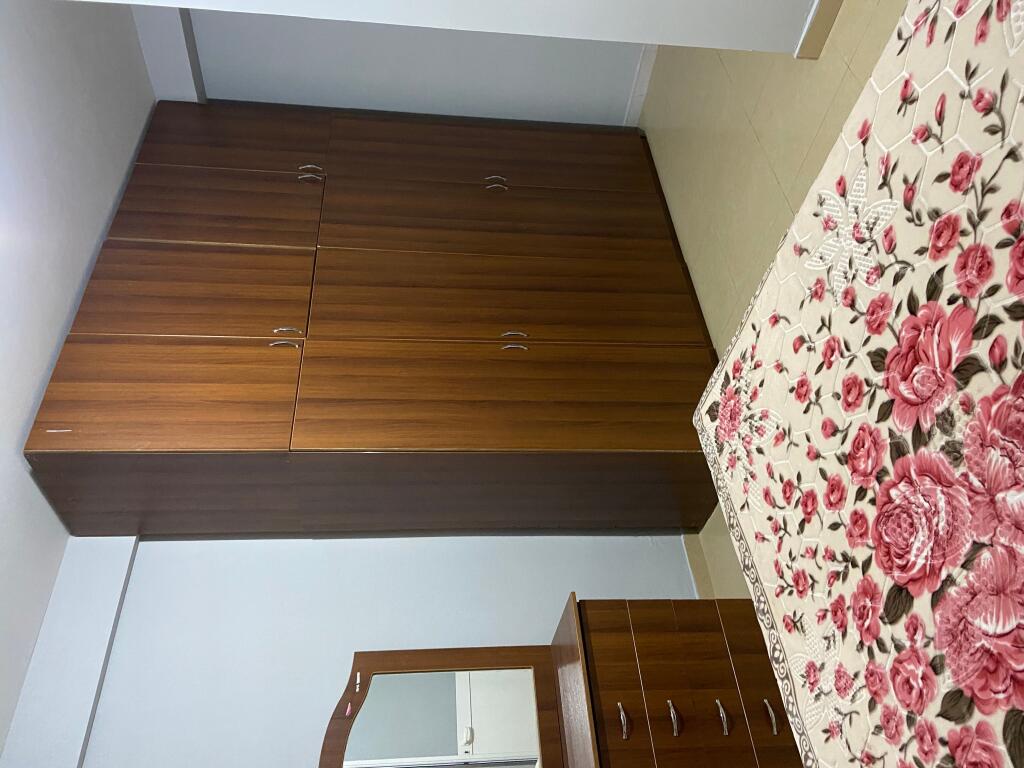 Shtepi ekonomike me qera!