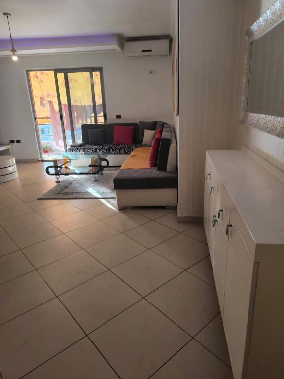 super Apartament 2+1 me qira ne yzberisht