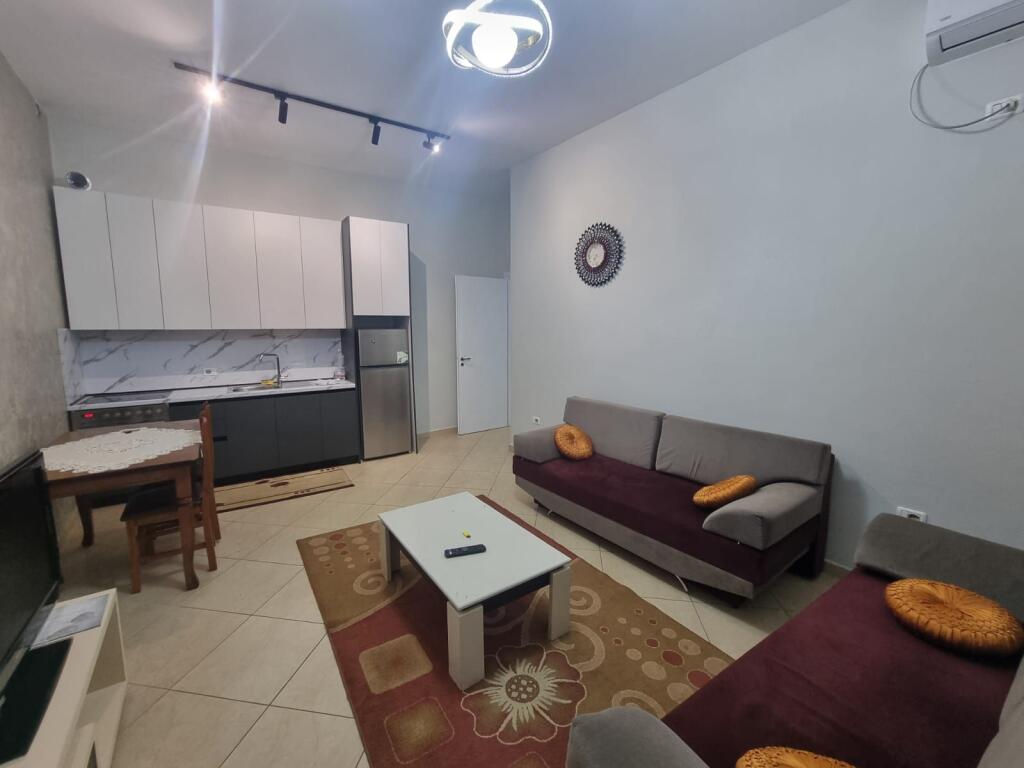 apartament me qira tek sheshi Uillson