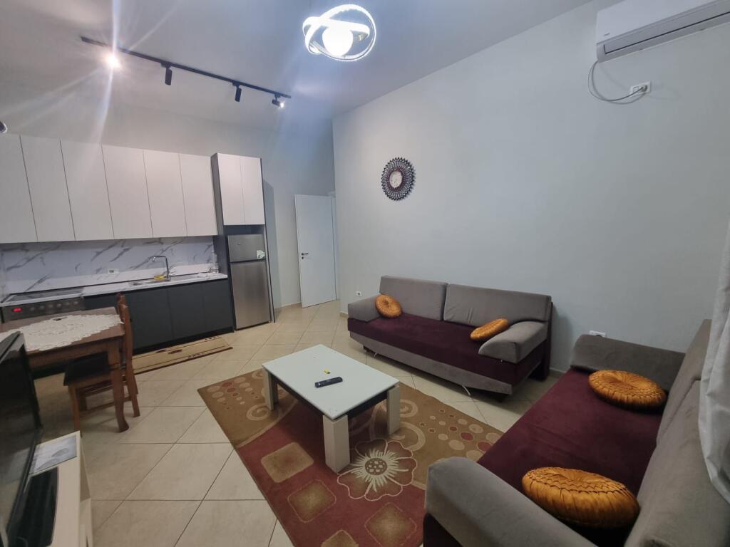 apartament me qira tek sheshi Uillson