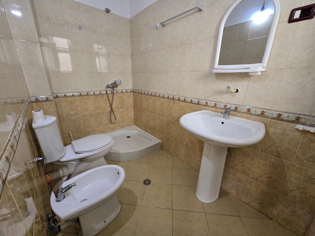 Apartament 2+1+2 per qira ne Astir