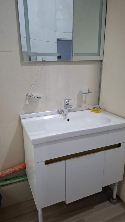 Garsoniere me qera tek Pazari i Ri. Vetem per vajza