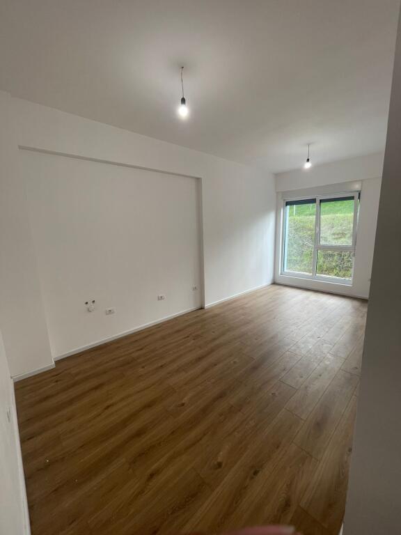 Shitet apartament 1+1 tek OXA ne  Fresk