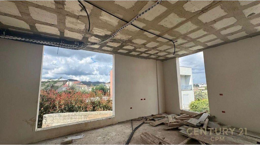 Shitet Vila Moderne pranë Qendrës Tregtare TEG 483,000 €