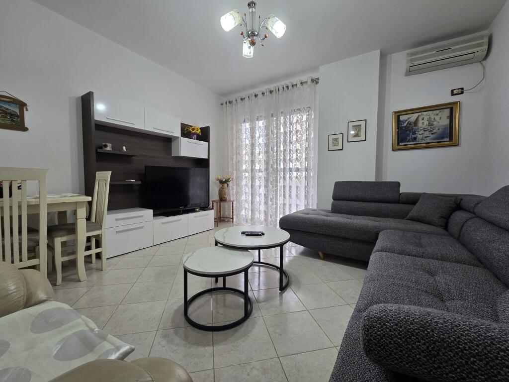 Apartament 2+1+2 per qira ne Astir