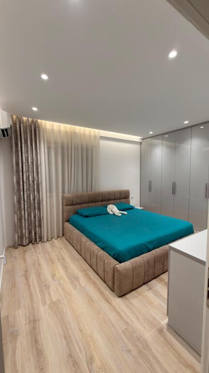 Jepet Me Qera Apartament 1+1+1 Ballkon