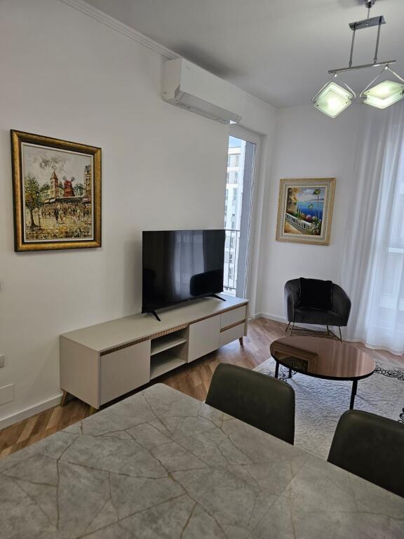 JEPET ME QERA APARTAMENT 1+1  UNIVESR CITY