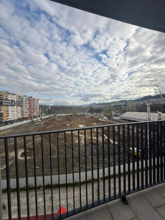 Buze rruges se Kosovareve, LAKE VIEW shesim apartament 2+1+2+verande.