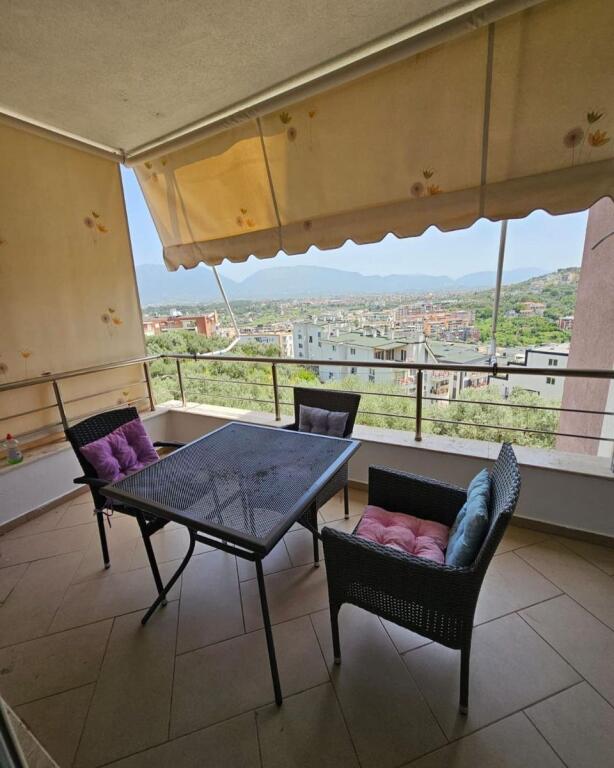 Apartament me Qera 2+1+2+Verande te Liqeni i Thate