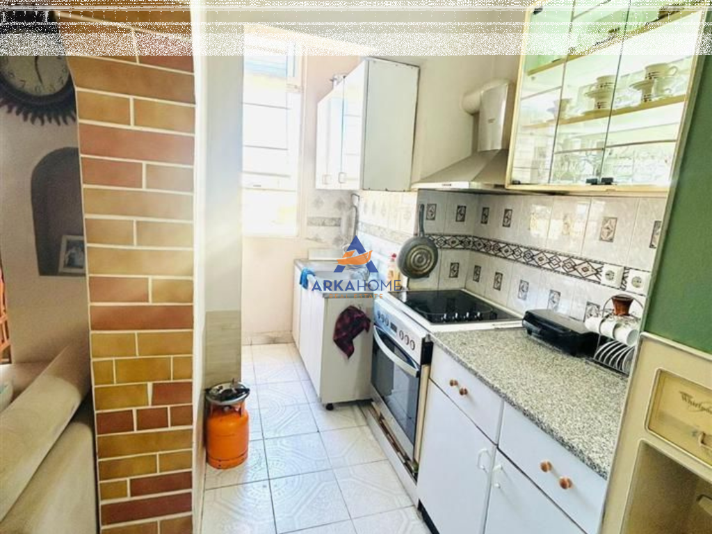 SHITET APARTAMENT 2+1+BALLKON "PRANE ISH-TREGUT ELEKTRIK,RRUGA TODI SHKURTI" 150000 EURO