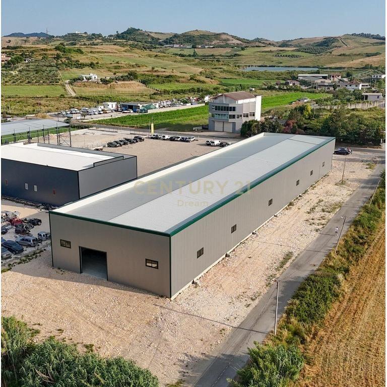 Kapanon me Qira – Shijak, Buzë Rrugës Kryesore