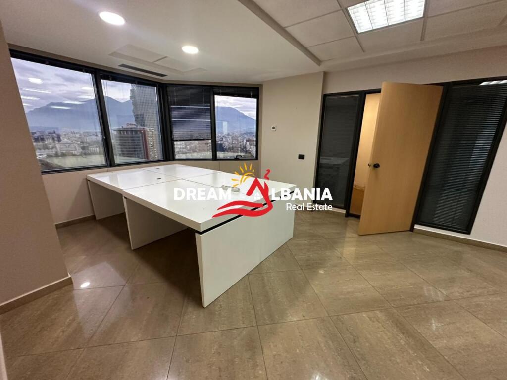 Ambient Zyre për Qira – Bulevardi “Dëshmorët e Kombit”, pranë Kullave Binjake (ID 42611391)