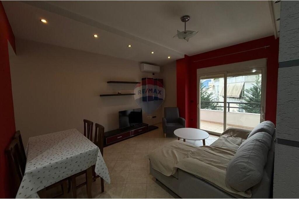 Apartament - Për Qira - Liqeni I Thatë, Tiranë