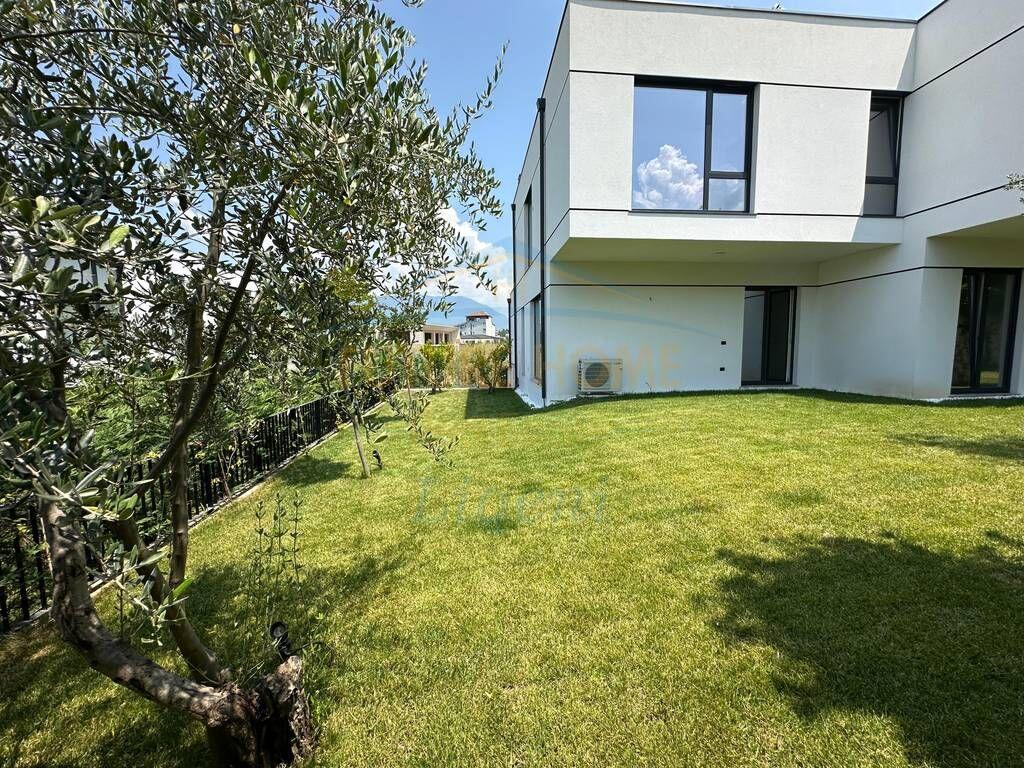 Qera, Vilë, Vilat Forest, Liqeni I Thatë, Tiranë.