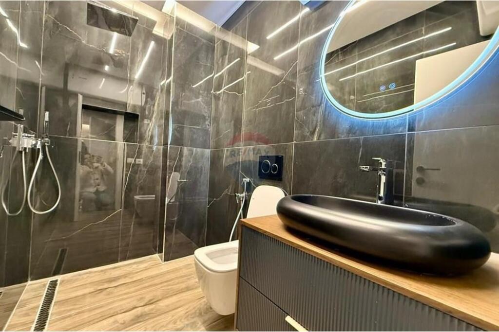 APARTAMENT 2+1+2 PËR QIRA ~Rr. Hoxha Tahsin, Tiranë