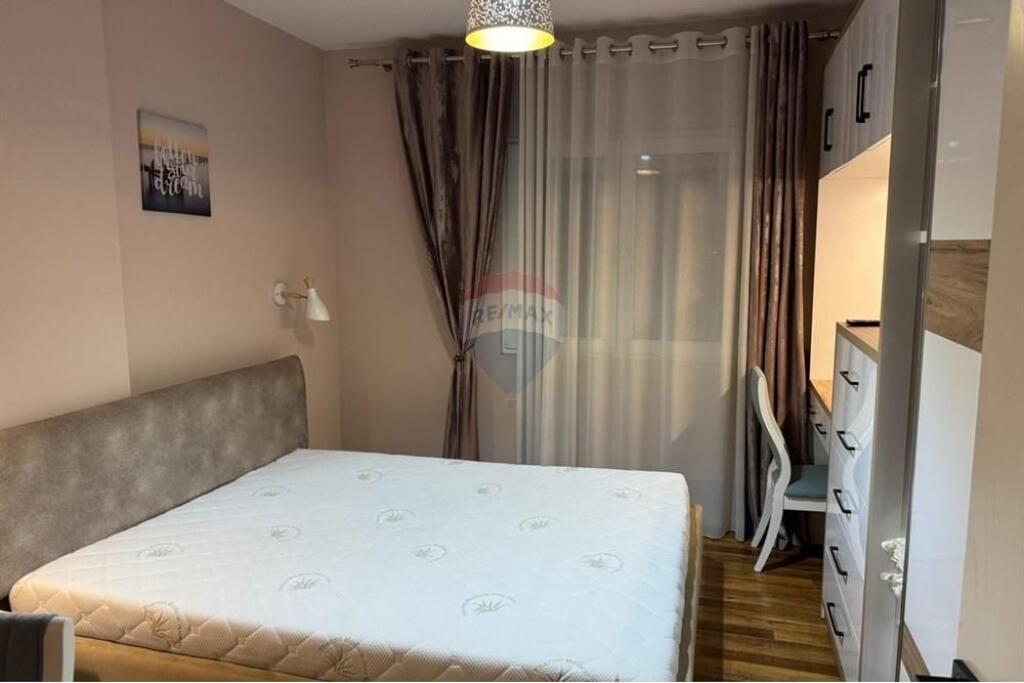 Jepet me qira Apartament 2+1 ne Bulevardin Zogu 1