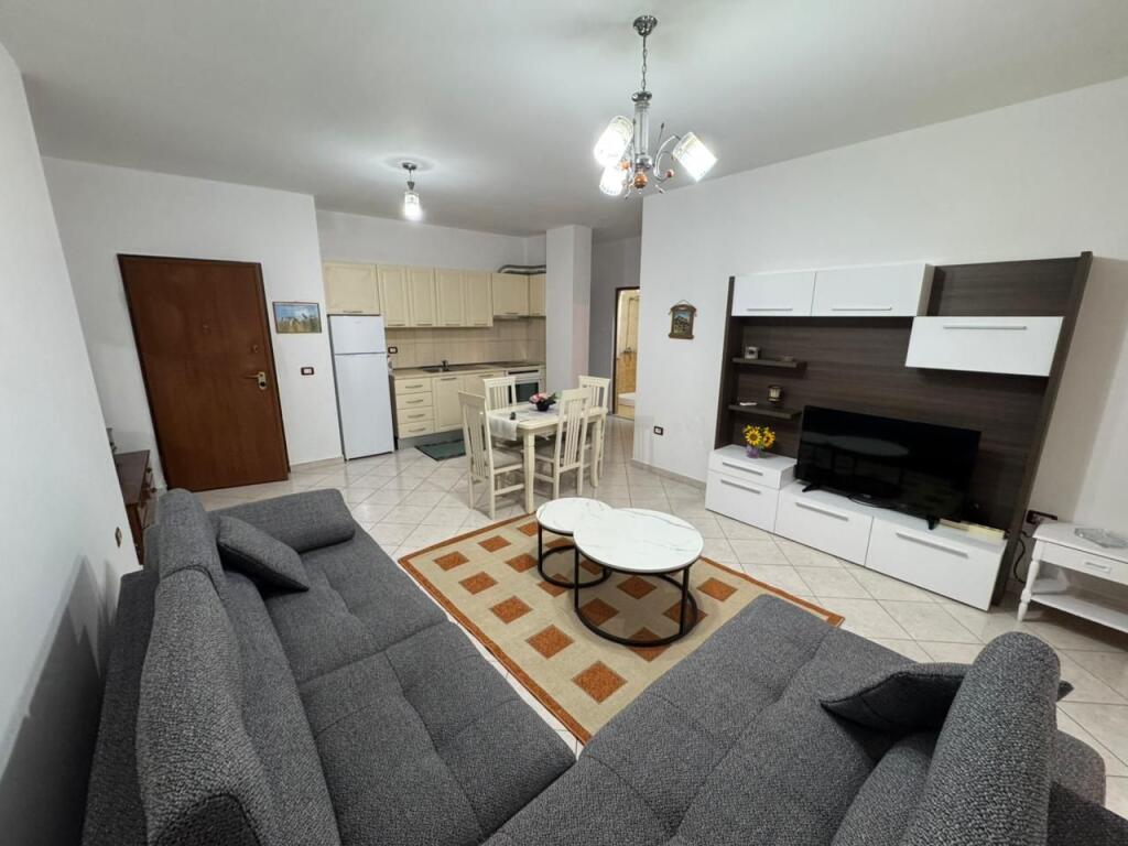 🏡 Jepet me qira apartament 2+1 📍 Astir, tek zona e Bohemit