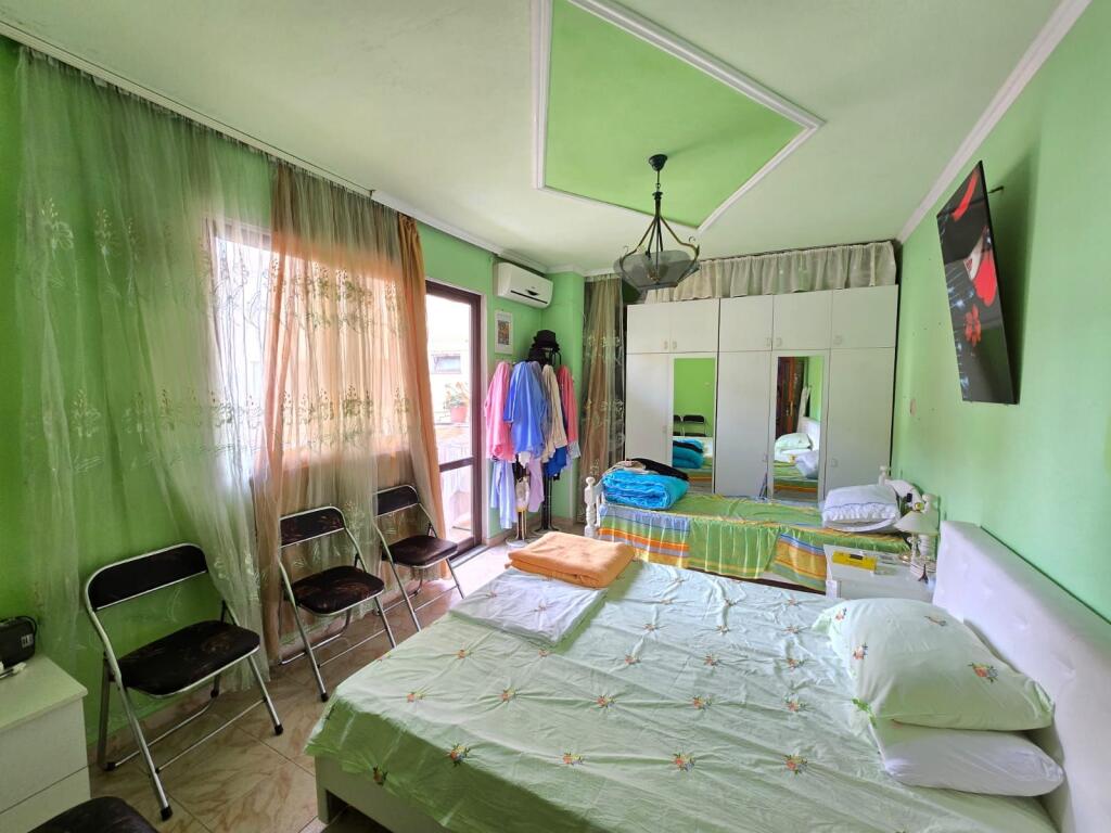 Shitet - Apartament 1+1 tek Materniteti ri