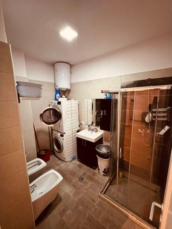 APARTAMENT 1+1 ME QIRA TE KOMPLEKSI DELIJORGJI!