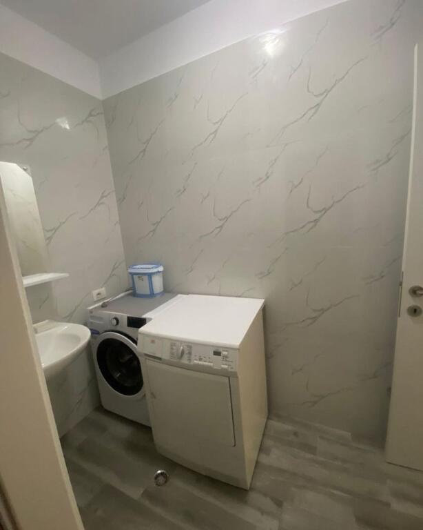 Apartament me Qera 2+1+2+Verande te Liqeni i Thate