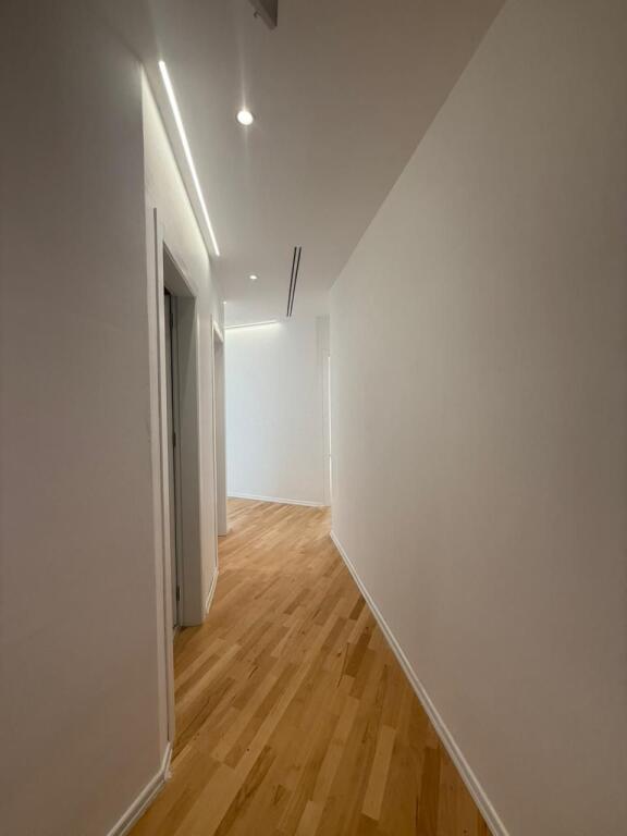 Buze rruges se Kosovareve, LAKE VIEW shesim apartament 2+1+2+verande.