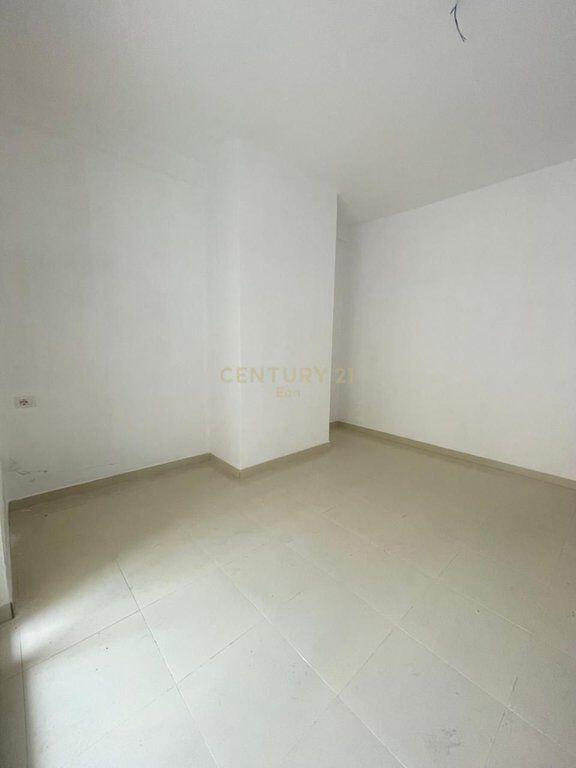 Apartament 2+2 Në Shitje në Ish-URT, Durrës - 133,000€ | 140 m²