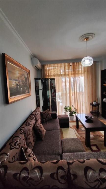 Apartament 2+1 me qera tek Rrethi i Shkozes
