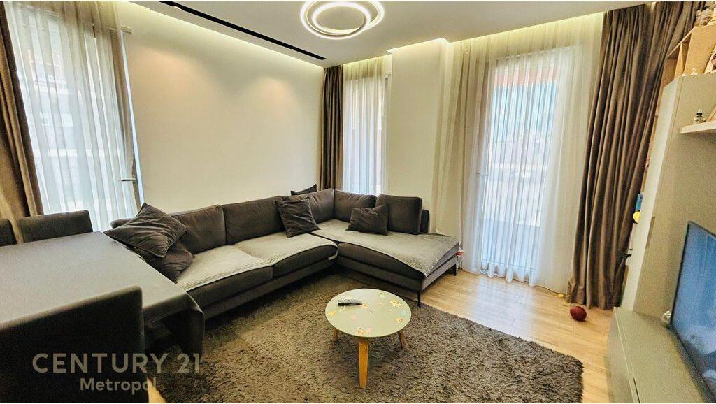 Apartment 1+1 for sale in Zogu i Zi