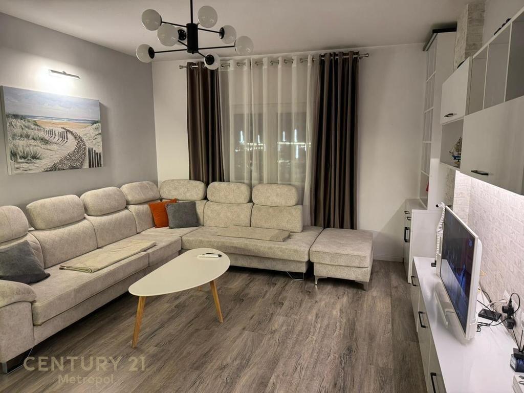 APARTAMENT 2+1 PER QIRA, ISH STACIONI I TRENIT! 850 € /Muaj
