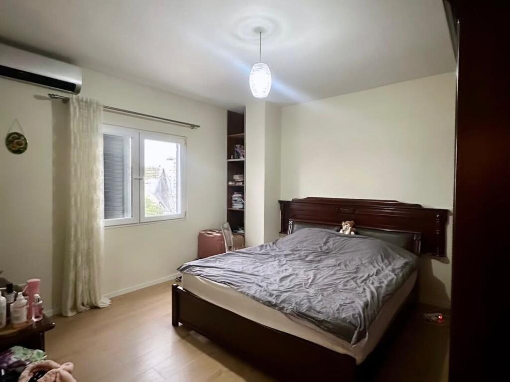 Apartament 2+1, 21 Dhjetori!